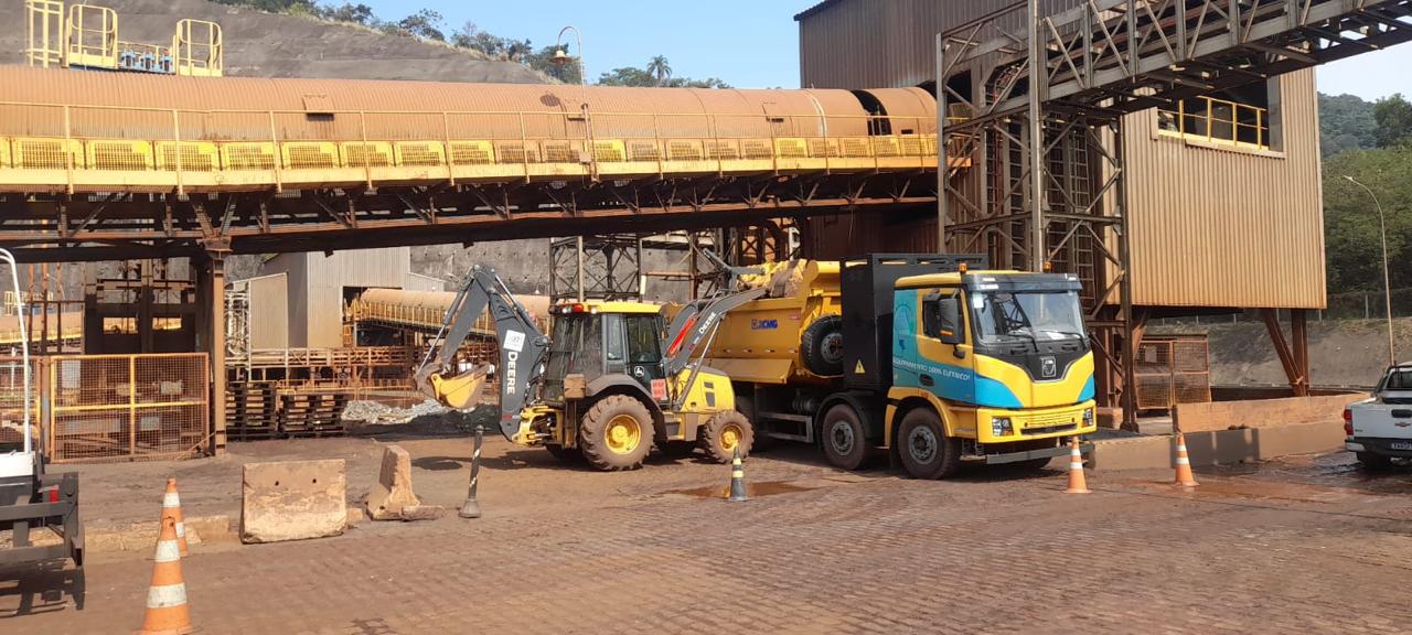 Equipamentos da operação em ambiente industrial